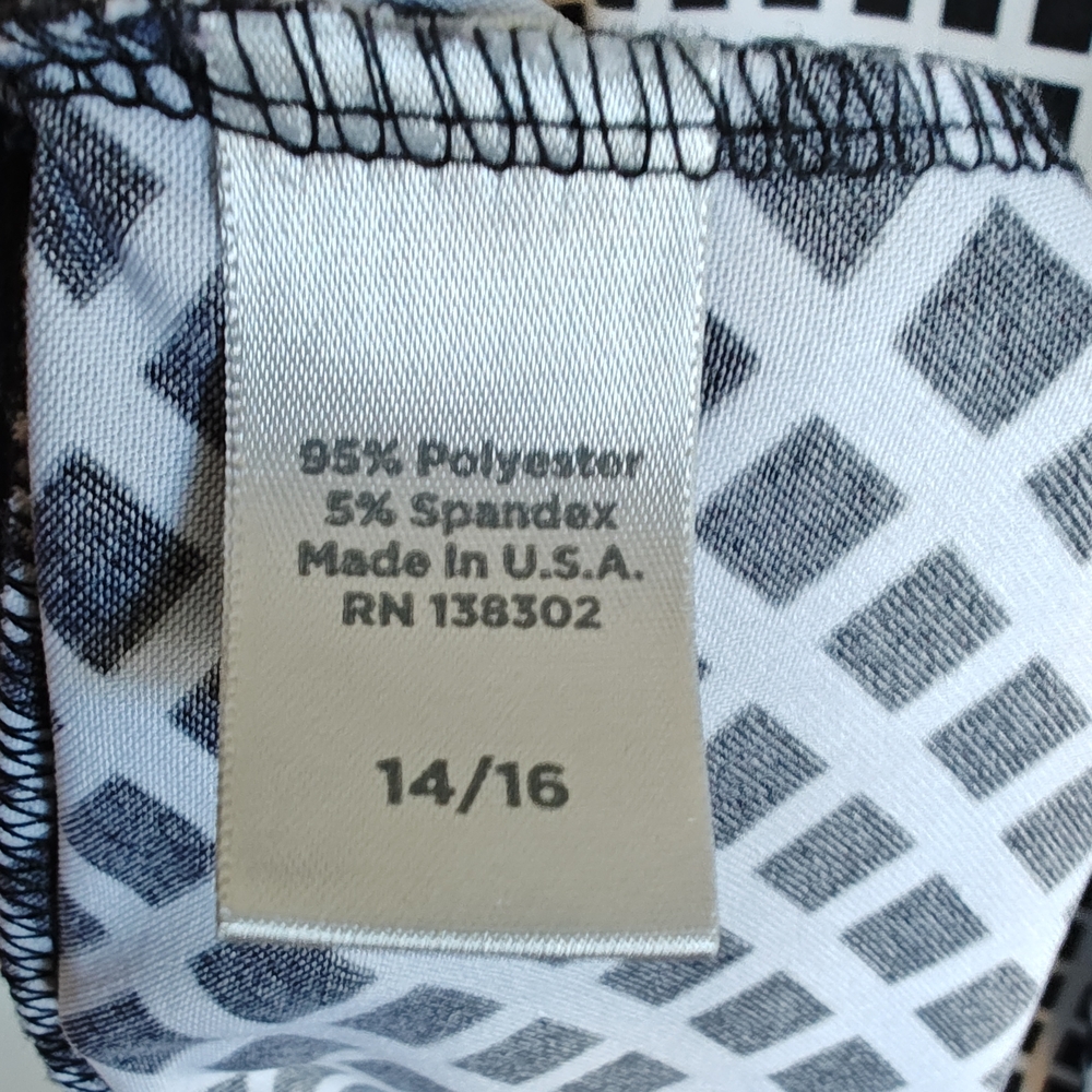 Black and White Geometric Dress - Picture 6 of 9
